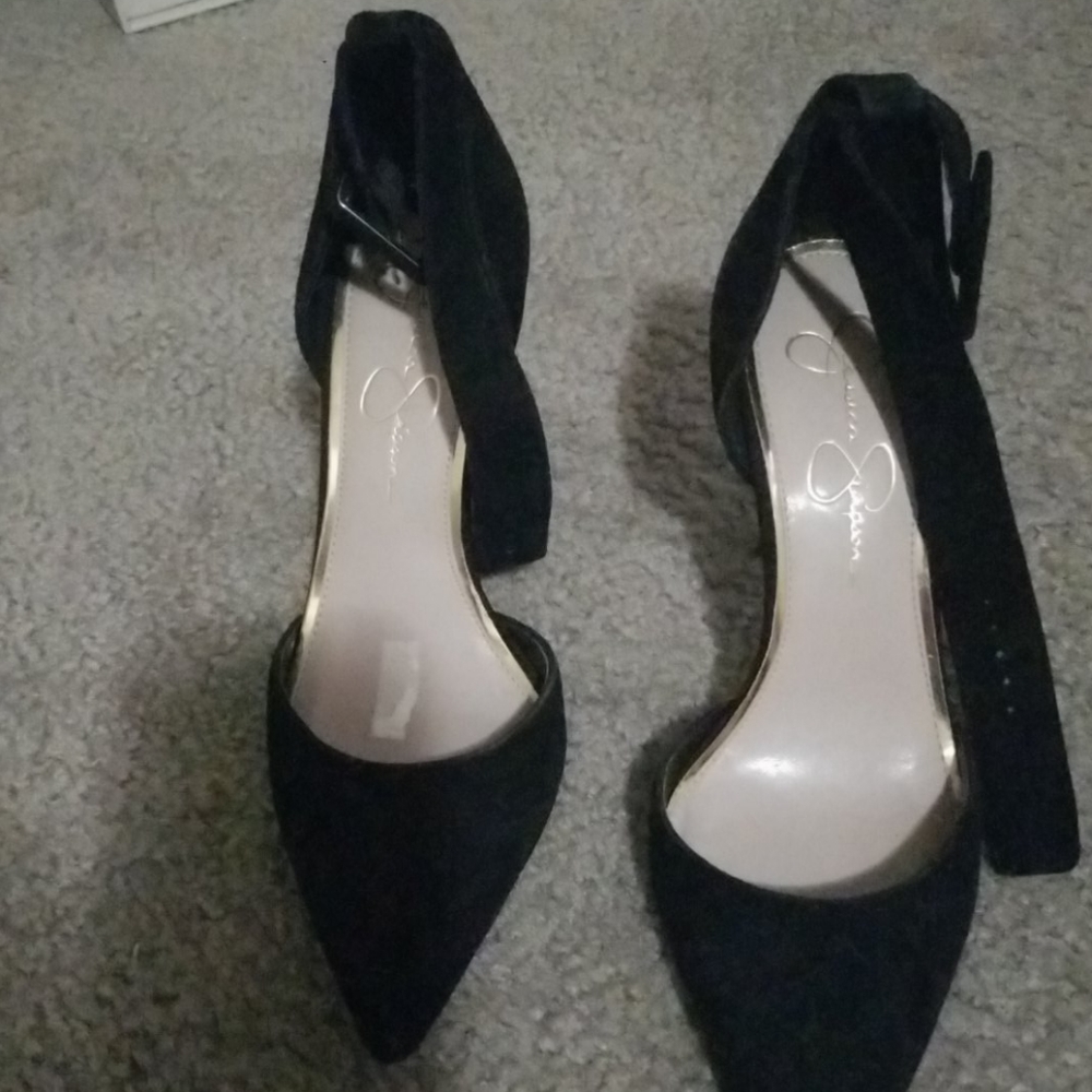 Pumps - Picture 2 of 4